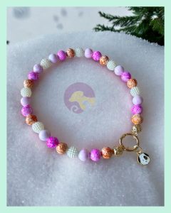 El Yapımı Pembe Boncuklu Köpek Tasması - Şık ve Çekici Detaylara Sahip Köpek Tasması